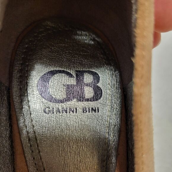 Gianni Bini tan suade block heels - Picture 3 of 8